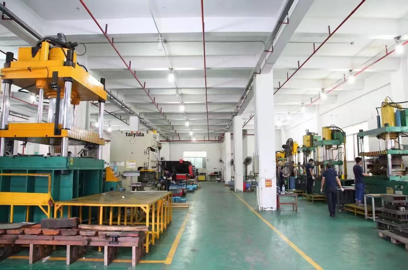 鵬豐精密-伺候式拉伸模具